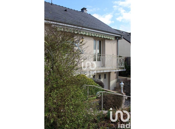 Changé, Pays de la Loire 53810