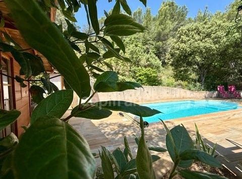 LAURIS, Provence-Alpes-Côte d'Azur 84360