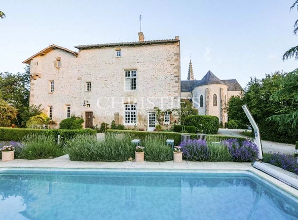 Parthenay, Poitou-Charentes 79200