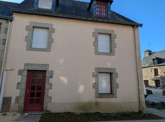 Josselin, Brittany 56120