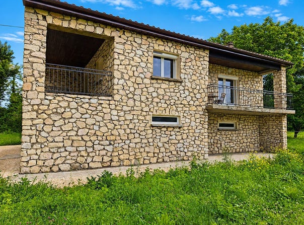 CRUAS, Auvergne-Rhône-Alpes 07350