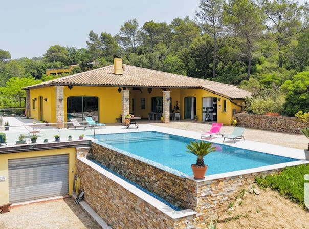 Cabasse, Provence-Alpes-Côte d'Azur 83340