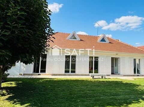 Ecouen, Île-de-France 95440