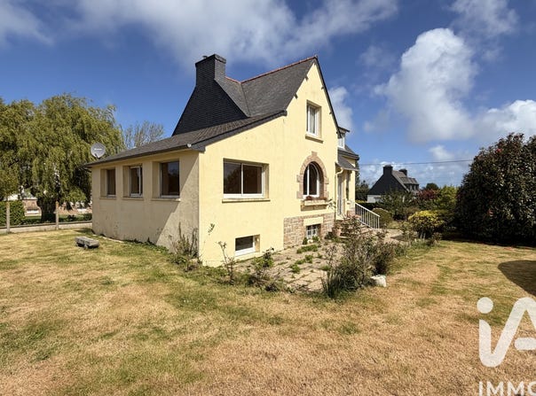 Penvénan, Brittany 22710