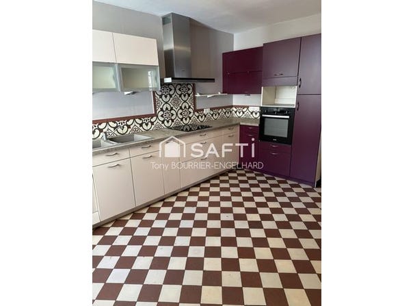 Neuves-Maisons, Lorraine 54230