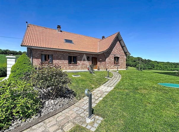 QUESQUES, Hauts-de-France 62240