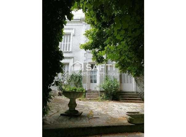 Charnizay, Centre 37290