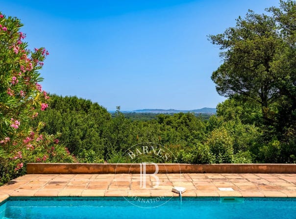 Grimaud, Provence-Alpes-Côte d'Azur 83310