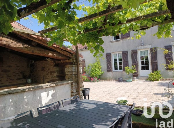 Bazoges-en-Pareds, Pays de la Loire 85390