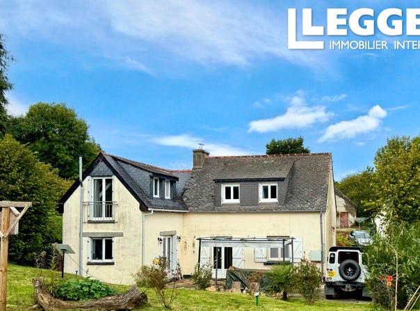 Landeleau, Brittany 29530