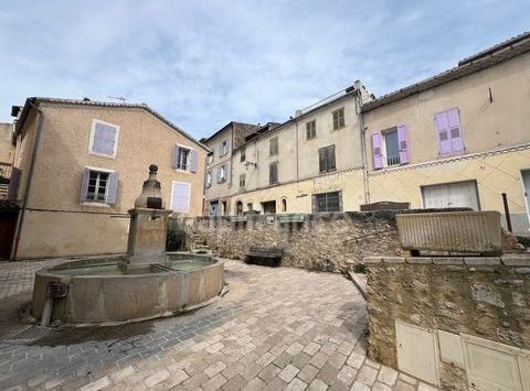 GREOUX LES BAINS, Provence-Alpes-Côte d'Azur 04800