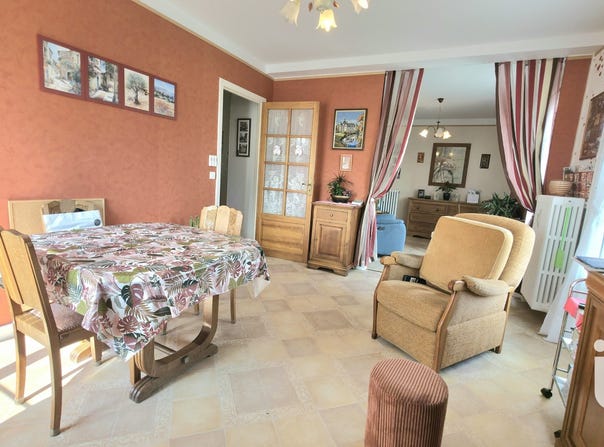 Chaumont, Grand Est 52000