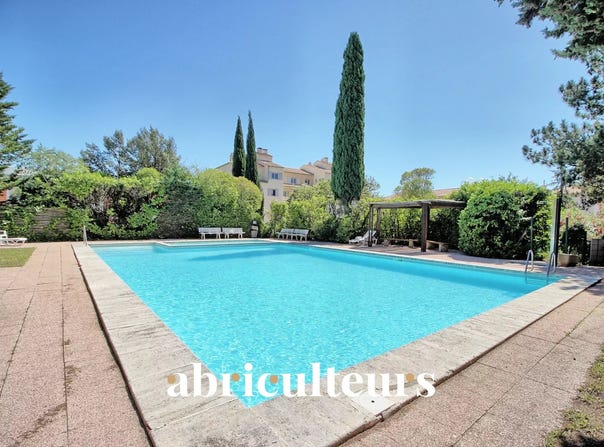 8Bis Rue de la Molle, Aix-en-Provence, Provence-Alpes-Côte d'Azur 13100