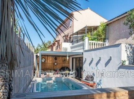 Grimaud, Provence-Alpes-Côte d'Azur 83310