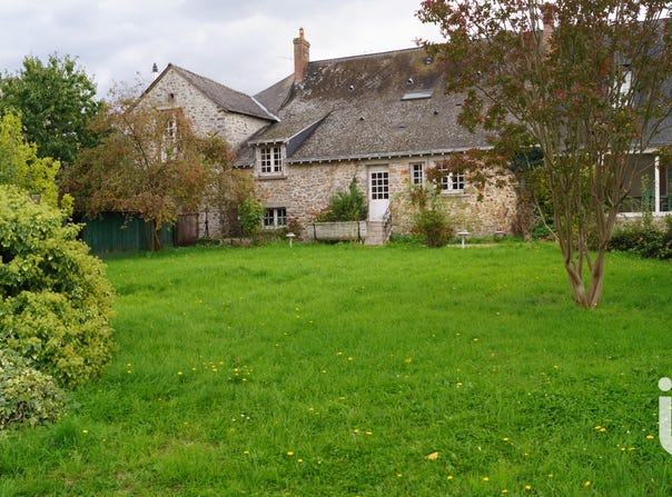 VAIGES, Pays de la Loire 53480