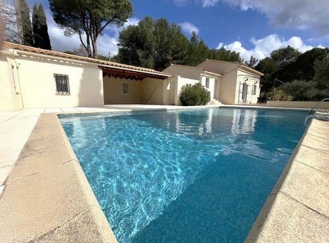 Cadenet, Provence-Alpes-Côte d'Azur 84160