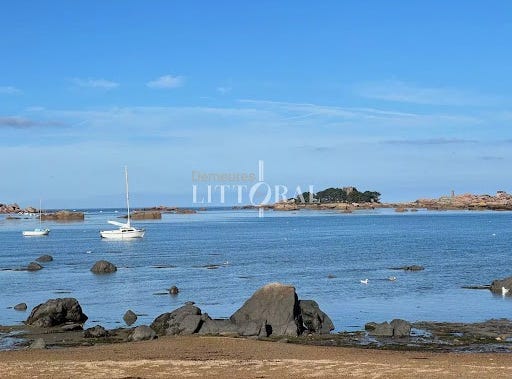 Trégastel, Brittany 22730