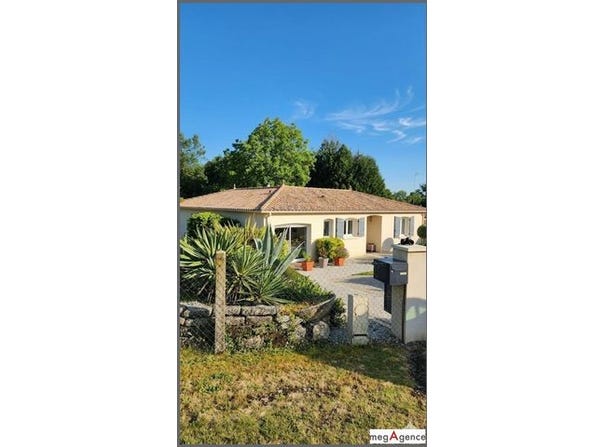 Bussac-Sur-Charente, Poitou-Charentes 17100