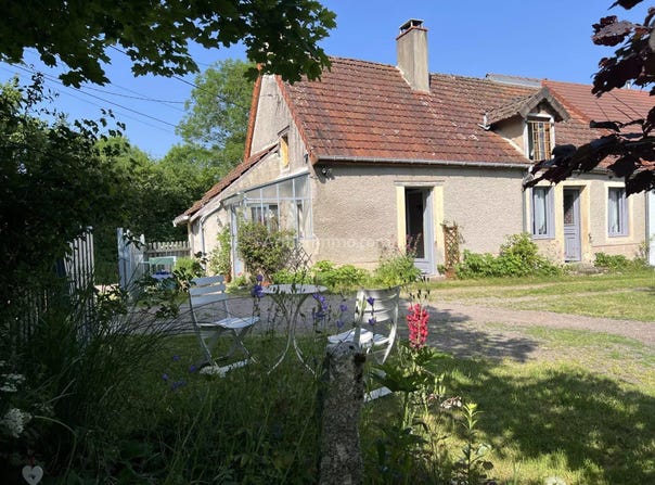Saulieu, Burgundy 21210