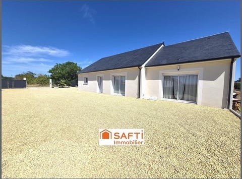 La Celle-Saint-Avant, Centre 37160