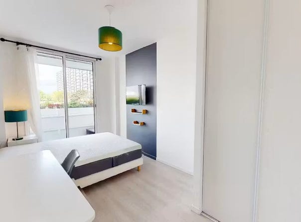 Rue du Parc, Bron, Auvergne-Rhône-Alpes 69500