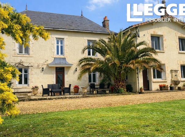 Civray, Nouvelle-Aquitaine 86400