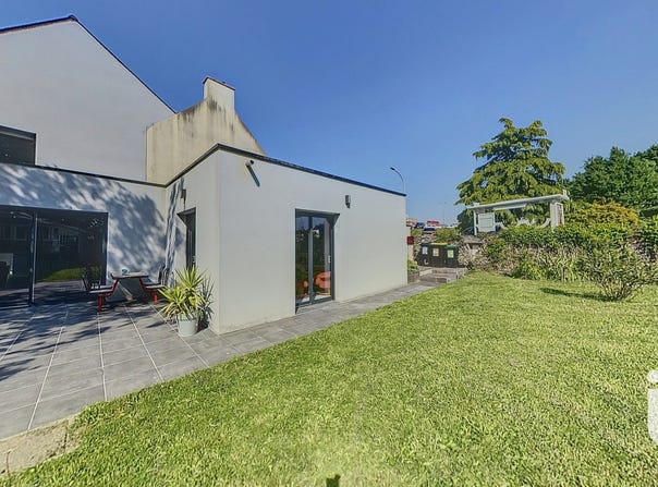 Hennebont, Brittany 56700