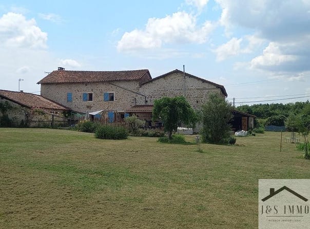 Cellefrouin, Poitou-Charentes 16260