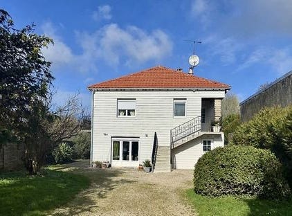 LEZAY, Poitou-Charentes 79120