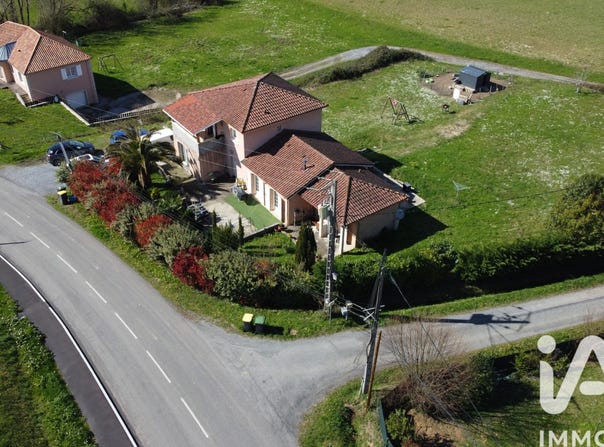 Buros, Nouvelle-Aquitaine 64160