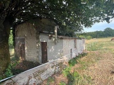 Champagne-Mouton, Poitou-Charentes 16350