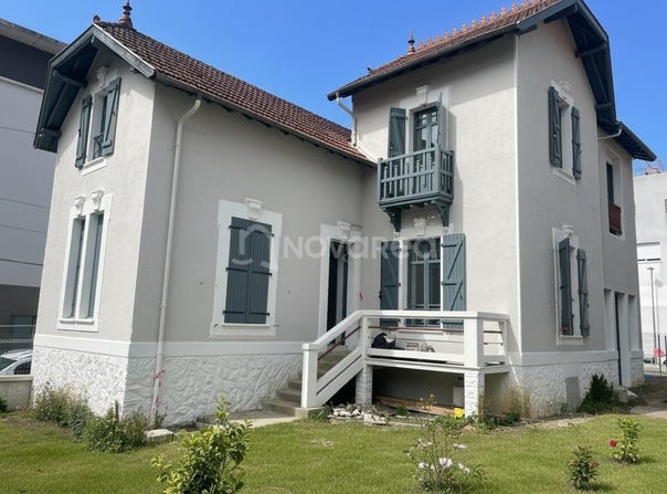 Pau, Aquitaine 64000