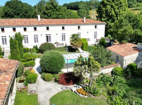 Saint-Jean-d'Angély, Poitou-Charentes 17400