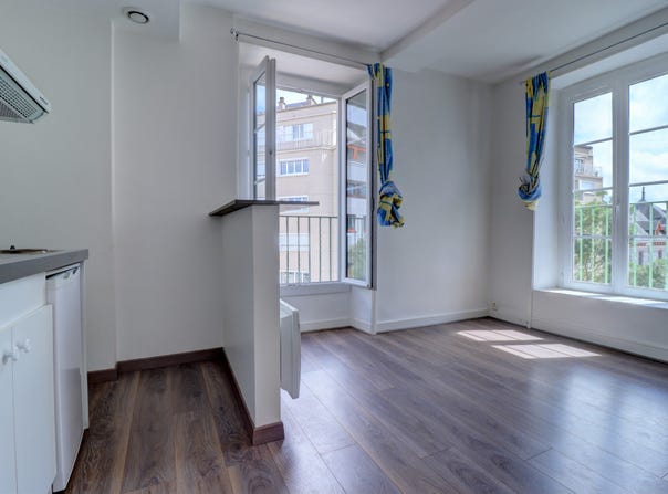 Laval, Pays de la Loire 53000