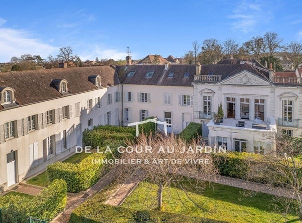 Ahuy, Burgundy 21121