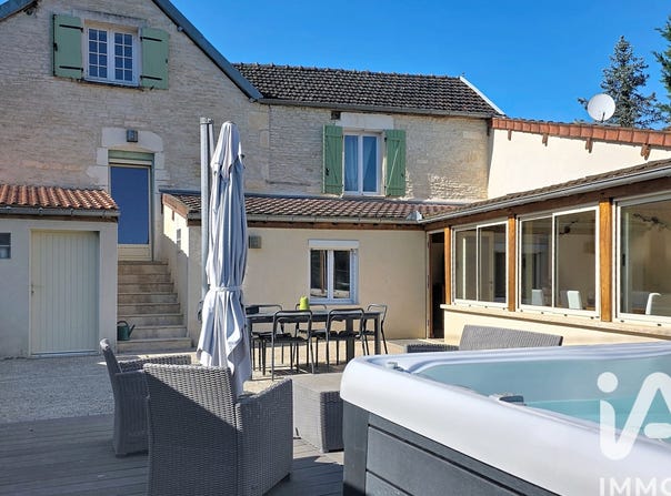 Tanlay, Bourgogne-Franche-Comté 89430