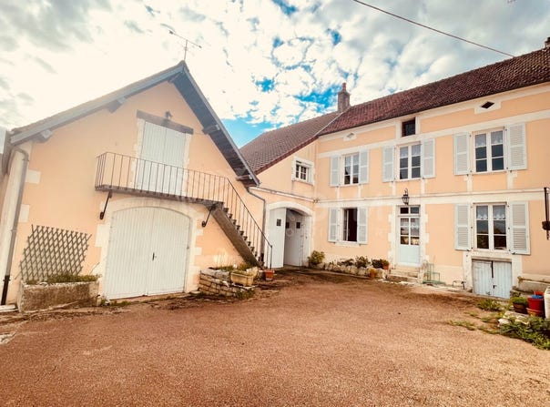 Courgis, Burgundy 89800