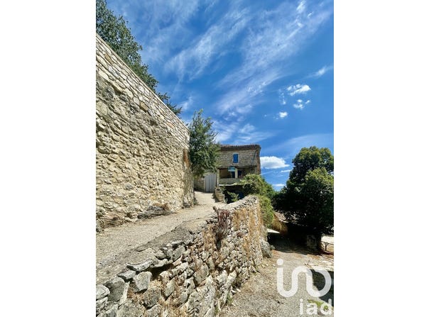 Lussan, Occitanie 30580