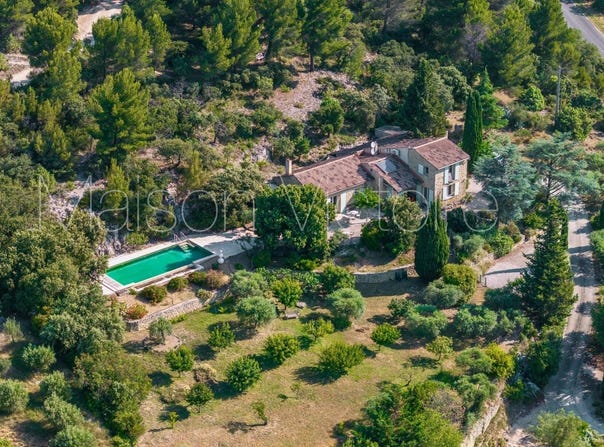 Le Barroux, Provence-Alpes-Côte-d'Azur 84330
