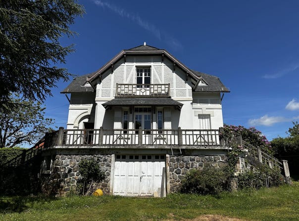 Pleaux, Auvergne 15700