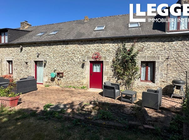 Josselin, Brittany 56120