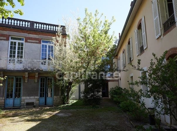 Chalon-sur-Saône, Burgundy 71100