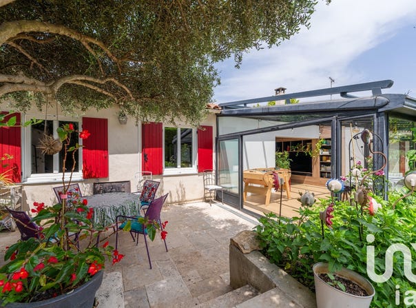 Pertuis, Provence-Alpes-Côte d'Azur 84120