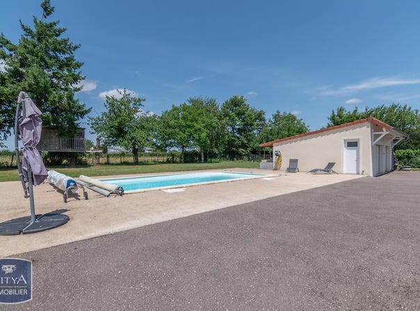 Saint-Cyr, Burgundy 71240