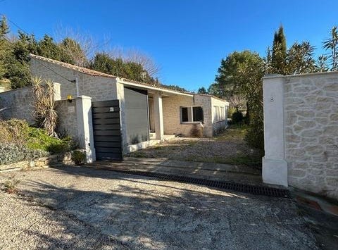 LE VAL, Provence-Alpes-Côte d'Azur 83143