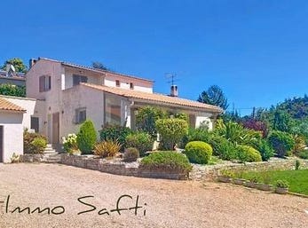 Pierrevert, Provence-Alpes-Côte d'Azur 04860