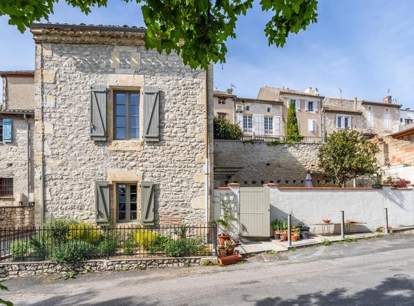 Lauzerte, Midi-Pyrénées 82110