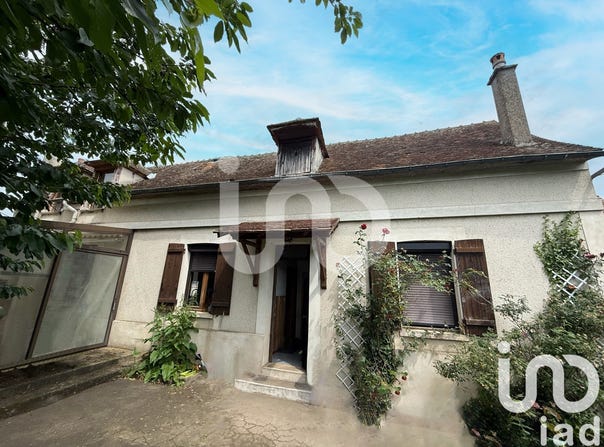 Louviers, Normandy 27400