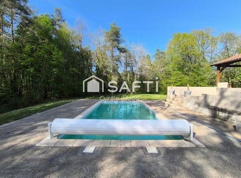 Saint-Martial-De-Valette, Aquitaine 24300