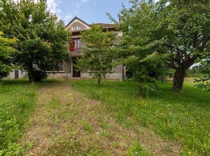 ESCOUBES, Aquitaine 64160